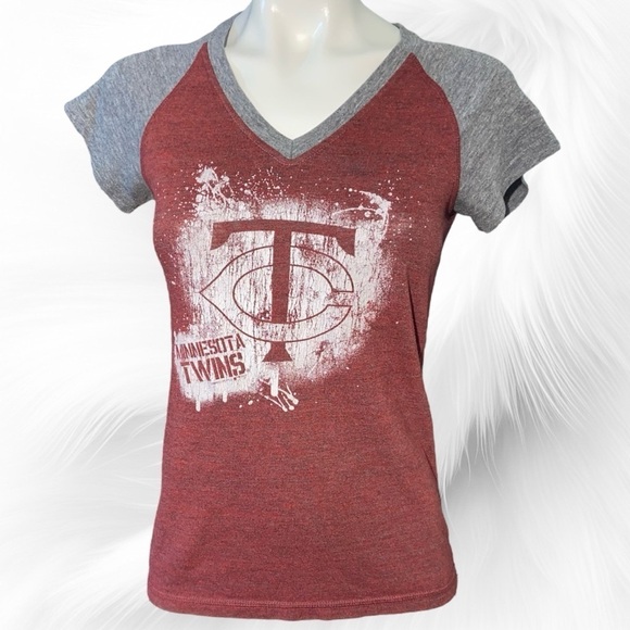 Genuine Merchandise Tops - Women’s Minnesota Twins Tee Shirt size M
